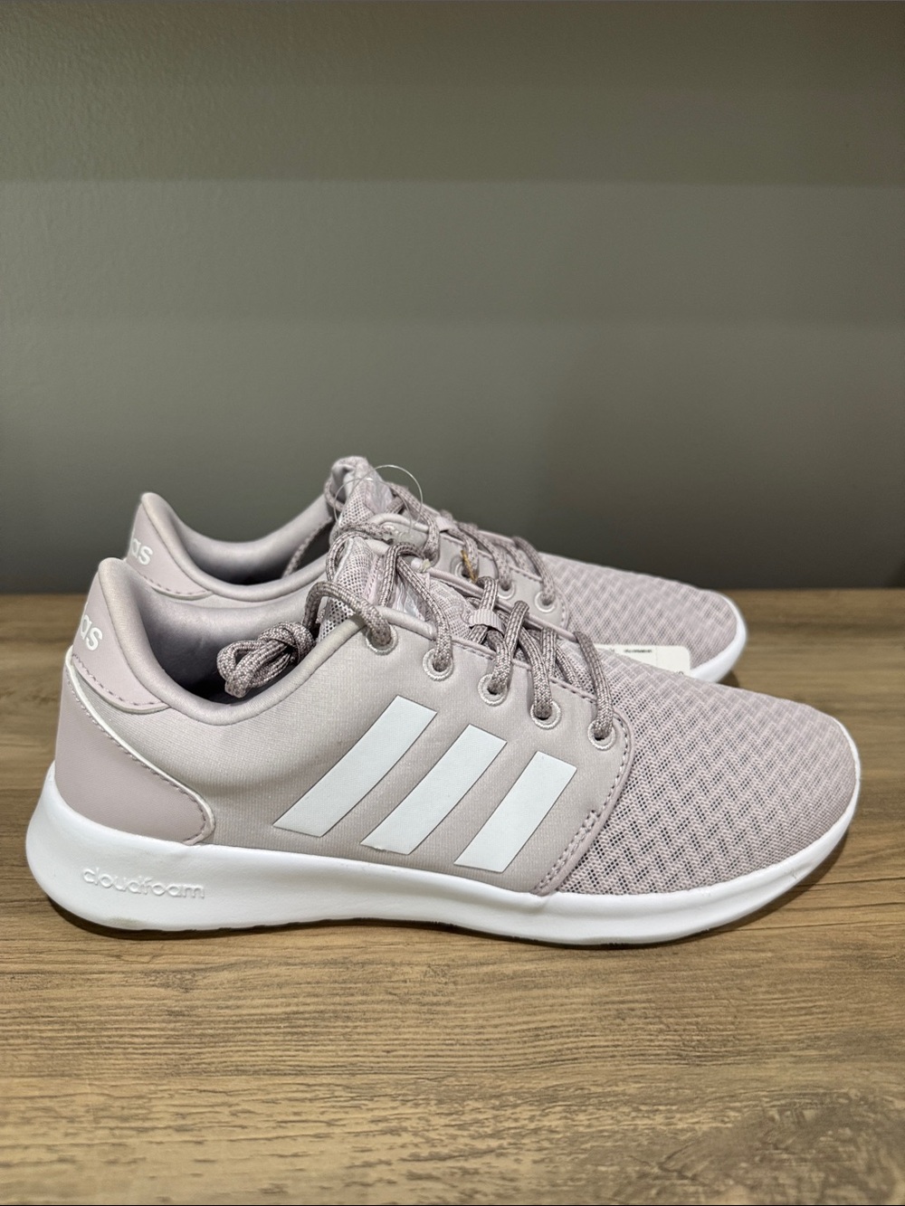 Adidas QT Racer Women’s Running Shoes – Size 7 – Ice Purple/White/Light Granite